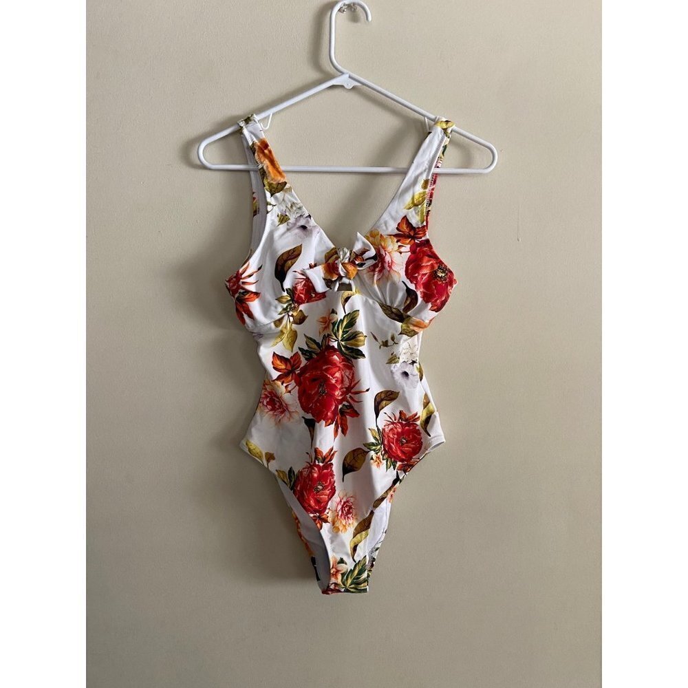 NWT Cupshe floral print open back one piece bathing suit size small